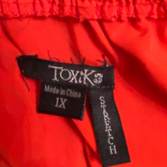 TOXIK3‎ - Picture 3 of 8